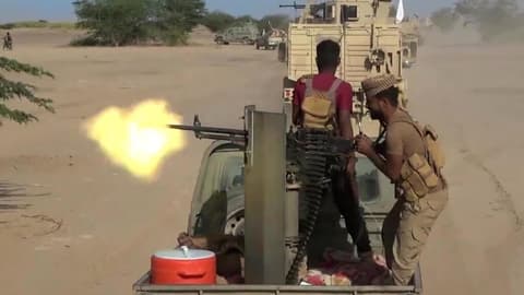 تصعيد بين السعودية والحوثيين و97 قتيلا في معارك باليمن وسط جهود دبلوماسية
