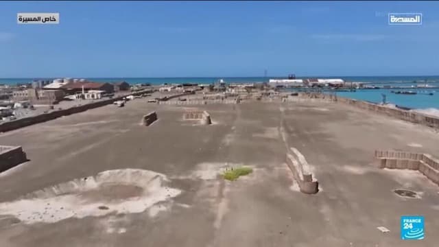 Houthis seize Red Sea islands, attack Saudi targets