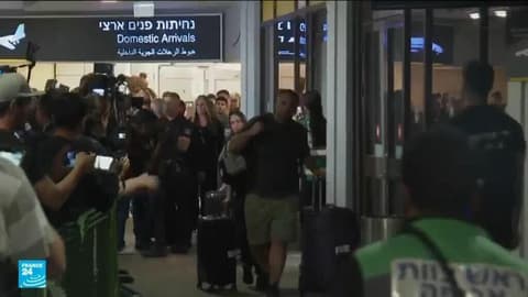 رحلة الرعب من دبي لإسرائيل.. طعن في قمرة القيادة وهبوط اضطراري ينقذ مئات الركاب
