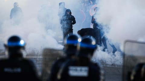 Hundreds of schools to shut Monday as France braces for more student protests