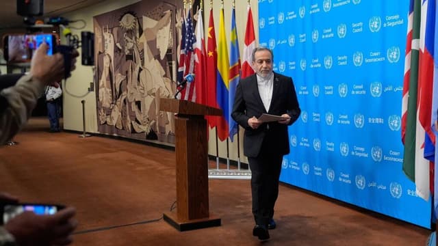 إيران تراجع الرد الأمريكي بشأن هرمز واليمن يشهد تصعيدا عسكريا واسعا