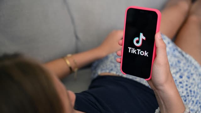 كاليفورنيا تحظر تعريض الأطفال دون 16 عاماً لخصائص إدمانية على منصات التواصل الاجتماعي