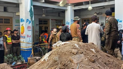 باكستان: مقتل 28 شخصا معظمهم أطفال جراء انهيار سقف مدرسة