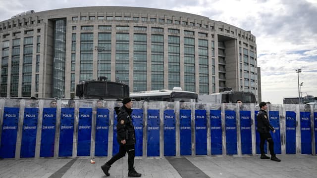 القضاء التركي يصدر أمرا باحتجاز 16 شخصا في إزمير بعد مداهمات استهدفت مجتمع الميم