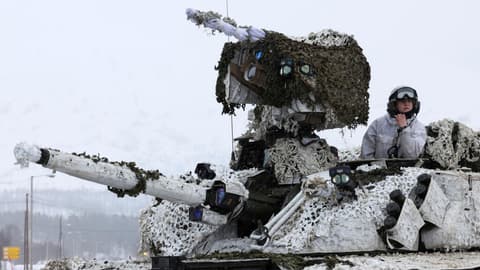 Leaders urge EU to boost Arctic role to tackle Russia 'threat'
