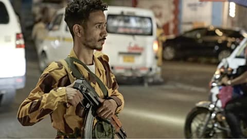 مباشر: السعودية تتهم الحوثيين باستهداف محطة تغذي المسجد النبوي بالكهرباء والجماعة تنفي