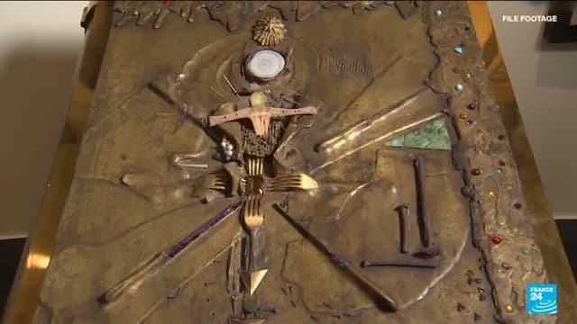 Priceless book designed by Dali stolen in France
