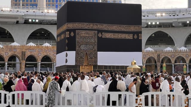 Middle East live: Saudi Arabia accuses Houthi rebels of launching a drone strike on Mecca