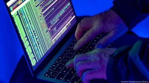 من المشافي إلى البلديات.. ألمانيا في مواجهة العاصفة الرقمية العالمية