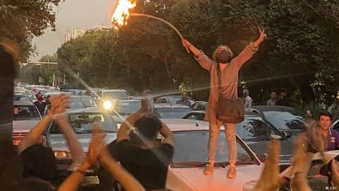 "زن، زندگی، آزادی" در گفتوگوی اختصاصی با پوران ناظمی