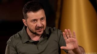 زلنسکی: حملات به پالایشگاههای روسیه را تشدید میکنیم