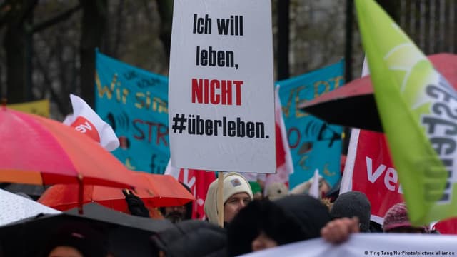 German youth plan France-style mass protests