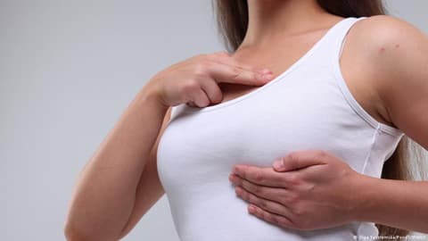 سرطان الثدي.. متى يجب استشارة الطبيب؟