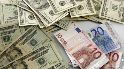Euro plummets against US dollar: has the next financial crisis begun?
