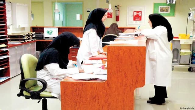روز پرستار؛ تمجید رهبر جمهوری اسلامی، نارضایتی پرستاران