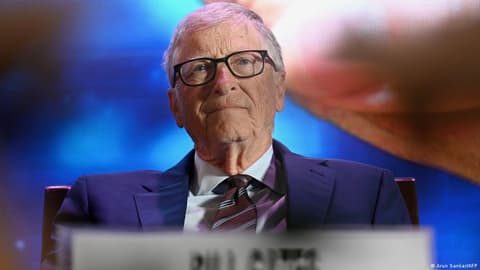 غيتس يدعو لتنظيم الذكاء الاصطناعي بعد تحذير من مليار وفاة