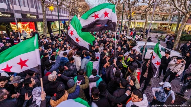 بعد تهديدات "البديل" بترحيلهم.. القلق يخيّم على السوريين في ألمانيا؟