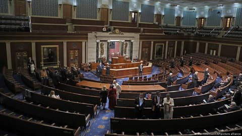 US Congress passes Russia sanctions bill