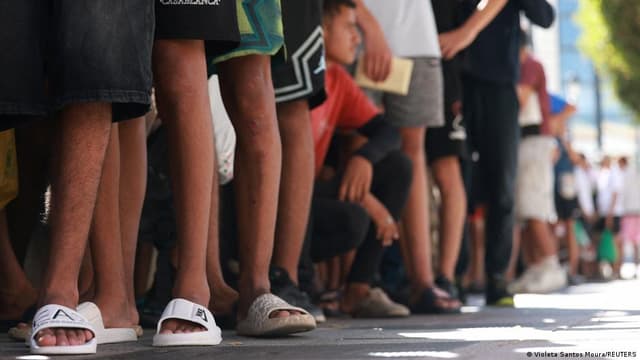 قاصرو سبتة.. هل تعيدهم إسبانيا إلى المغرب؟