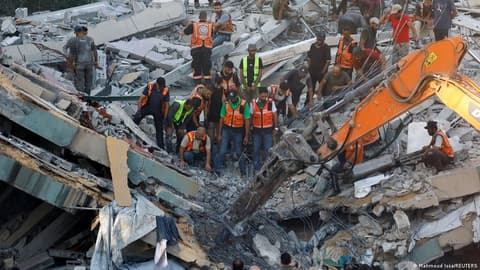 Gaza: At least 20 dead, including children, in building collapse