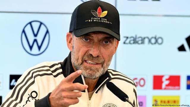 كلوب يدشن حقبة جديدة لمنتخب "الماكينات".. ويدعو للاعتزاز بألمانيا