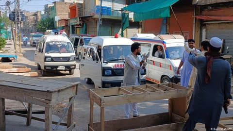 Pakistan suicide bombing targets police facility in Kohat