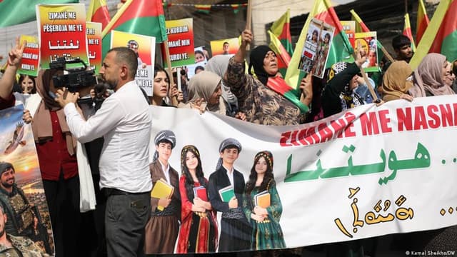 هل تتسبب حصص اللغة الكردية في مدارس سوريا في خلاف بين دمشق والأكراد؟