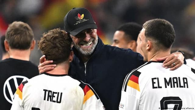 German soccer: Can new coach Klopp turn things around?