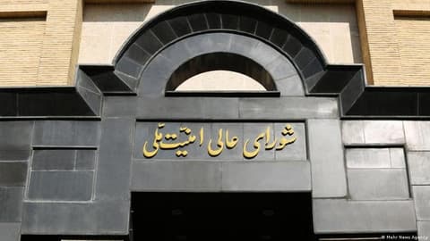 حکمران ایران کیست؛ کمیته ششنفره یا مجتبی خامنهای؟