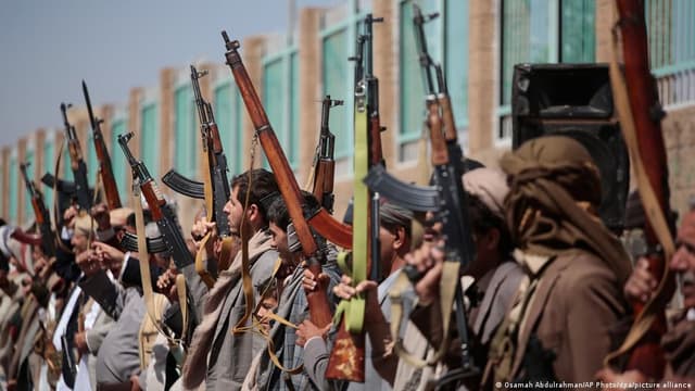 عربستان سعودی از انهدام یک موشک بالستیک حوثی‌ها خبر داد