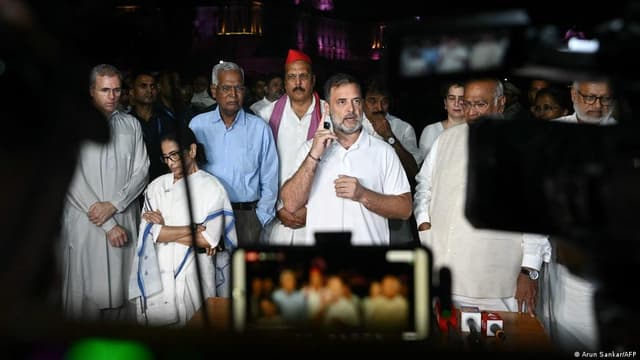 India news: Opposition parties march to Supreme Court