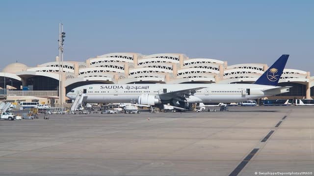 Saudi Arabia: Deadly Houthi strikes on Riyadh airport fuel fears of wider Middle East conflict
