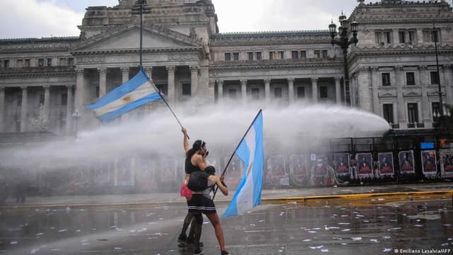 Clashes erupt at Argentine student protests against President Milei's austerity policies