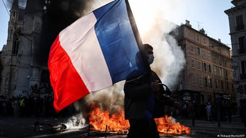 France: Police and protesters clash in nationwide protests