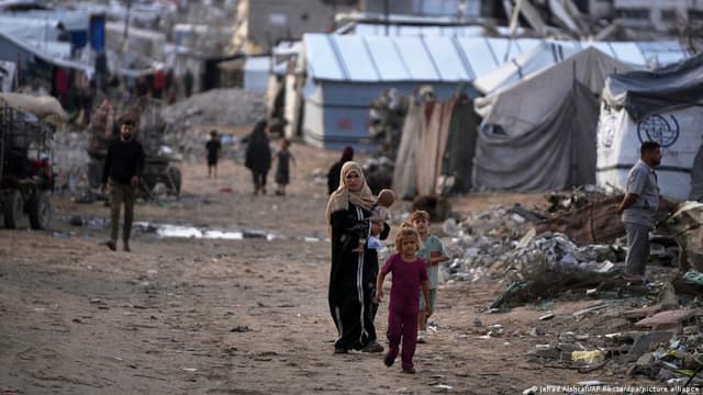 UN food program cuts aid to 500,000 Palestinians in Gaza