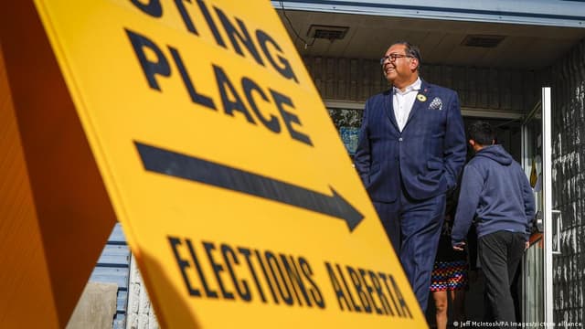 Canada: Alberta votes on holding independence referendum