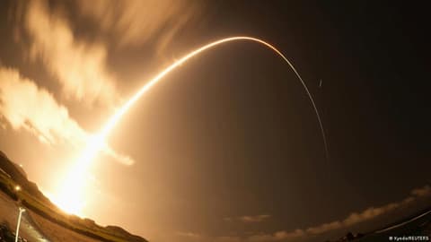 Japan probe sets course for Mars moon