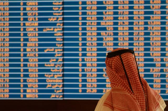 أسواق الخليج تتباين مع تجدد محادثات السلام بين أميركا وإيران