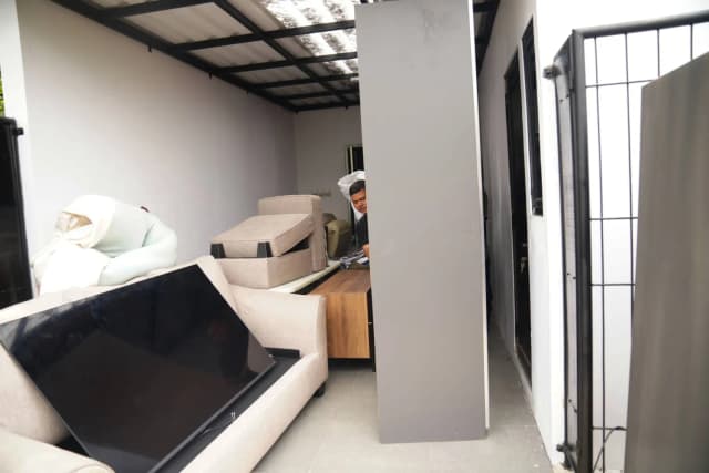أسرّة مزدوجة وتكييفات وشاشات كبيرة... إندونيسيا توقف مسؤولين بسبب زنازين سجن فاخرة