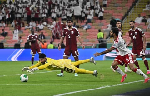 القطري طارق سلمان: مواجهة الإمارات «بروفة»… والسعودية المباراة الأصعب