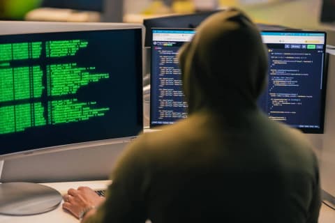 بكين ترفض تصنيف بريطانيا معهداً صينياً «واجهةً للتجسس»