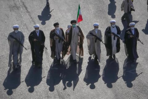 المفاوضات تتعثر... وخيار الحرب يعود