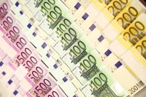 تباين عوائد السندات الأوروبية مع ترقب بيانات التضخم في منطقة اليورو