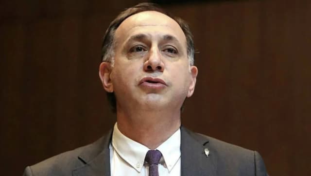 مثول رئيس هيئة التحكيم لكرة القدم التركية أمام القضاء في قضية فساد