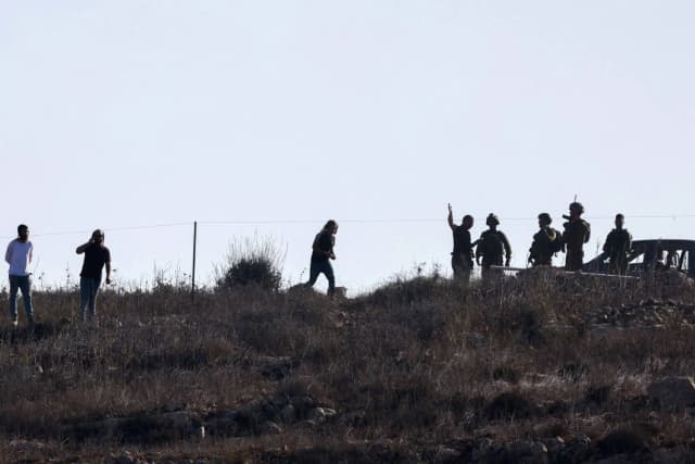مقتل فلسطيني برصاص مستوطنين شمال رام الله
