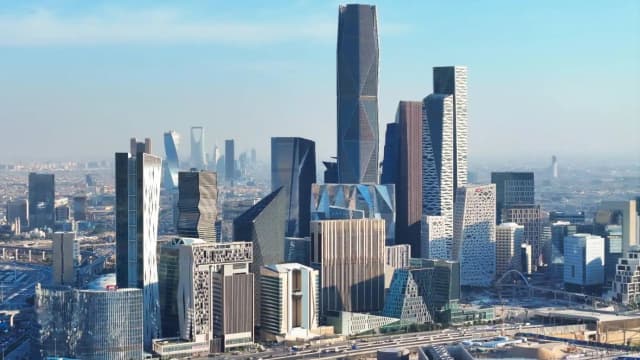 من امتصاص الصدمة إلى التعافي... كيف تبني السعودية اقتصاداً أكثر مرونة؟
