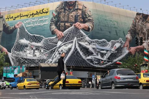 قاليباف: مضيق هرمز لن يُفتح ما لم تُلبّ شروطنا السبعة