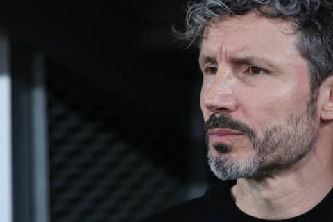 فان بوميل يشيد بزيدان قبل مواجهة فرنسا وبلجيكا