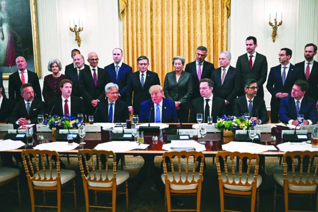 ترمب يعين فريقاً للذكاء الاصطناعي