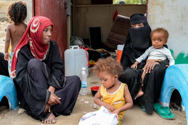 اليمن يطالب باستجابة دولية عاجلة لمواجهة موجات النزوح